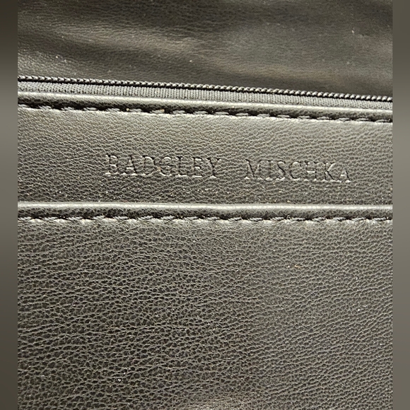 Badgley Mischka Black Quilted Chain Strap Crossbody Handbag NWT - Picture 10 of 14